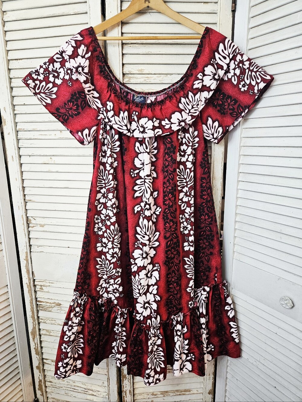 Vintage Y2K Royal Creations Red & White Floral 100% Cotton Hawaiian Dress Large